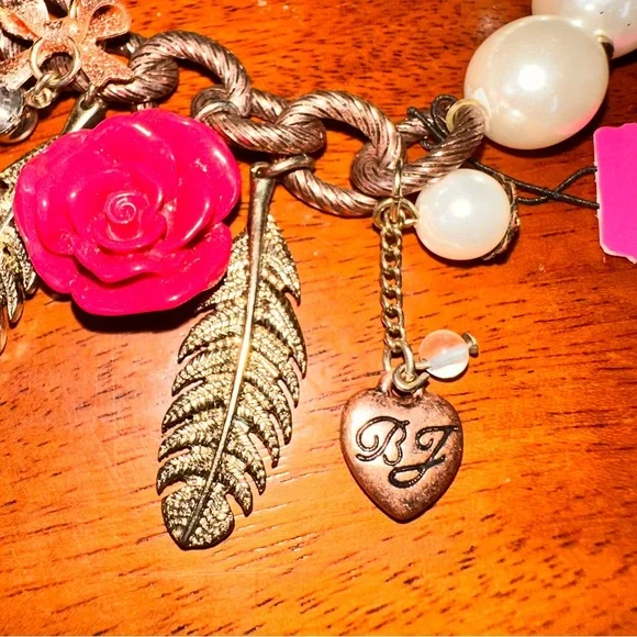 SOLD🩷[ Betsey Johnson ] Pearl & Chain Charm Bracelet - Picture 4 of 11